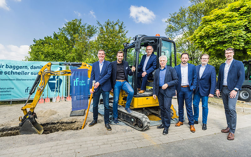 In Werden geht es los – ruhrfibre feiert mit erstem Spatenstich den Glasfaser-Baustart in Essen